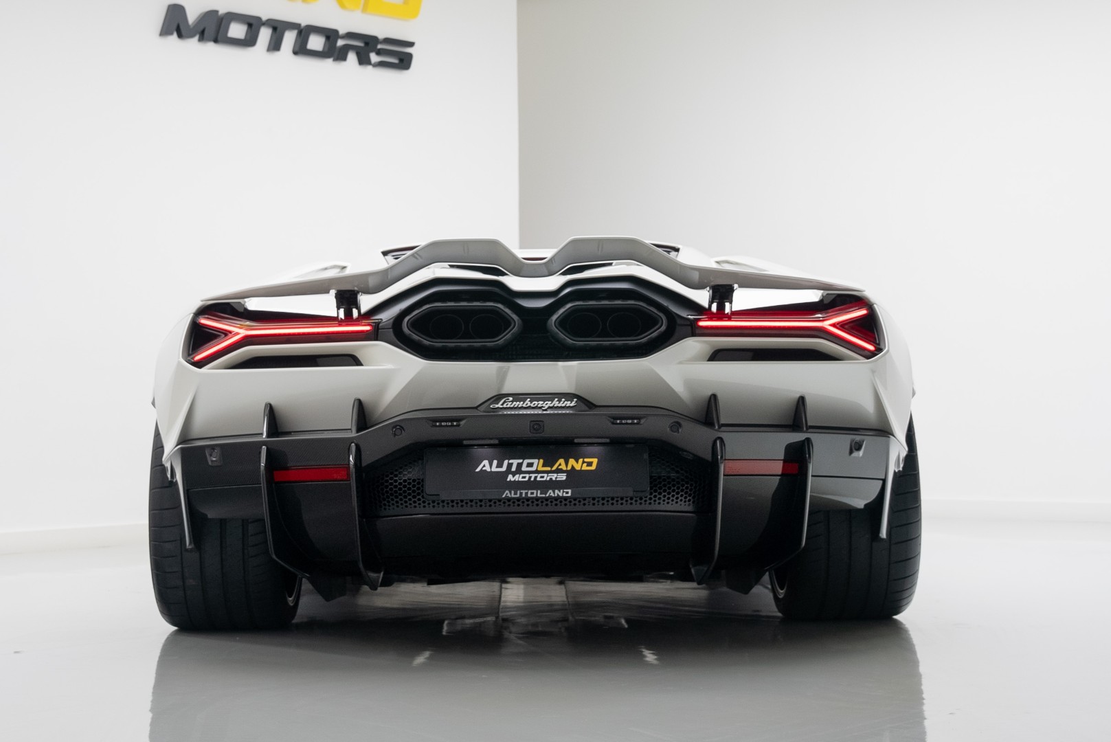 2024 LAMBORGHINI REVUELTO. FULL CARBON FIBER. STUNNING SPEC. MAIN DEALER WARRANTY AND SERVICE.